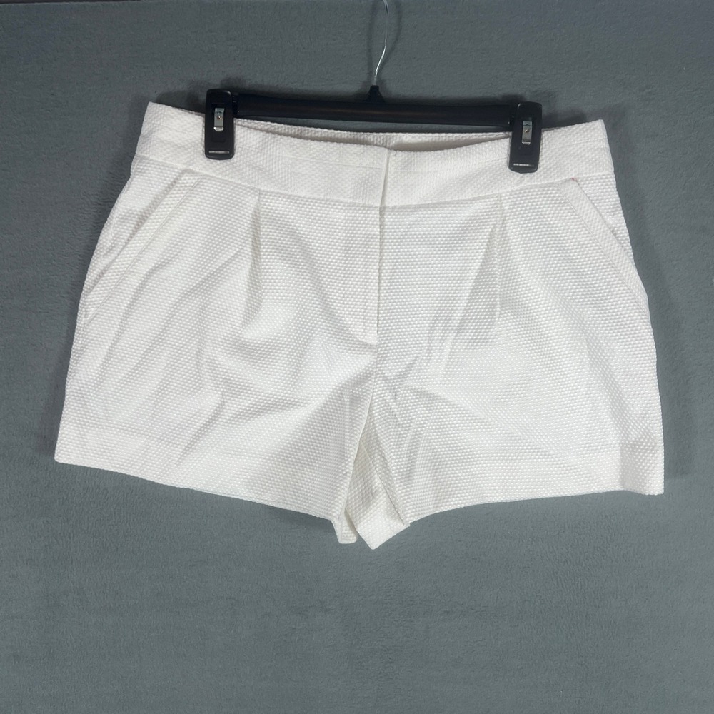 Worthington Womens Shorts 10 White Textured Pique Dressy Mid Rise Front Pockets